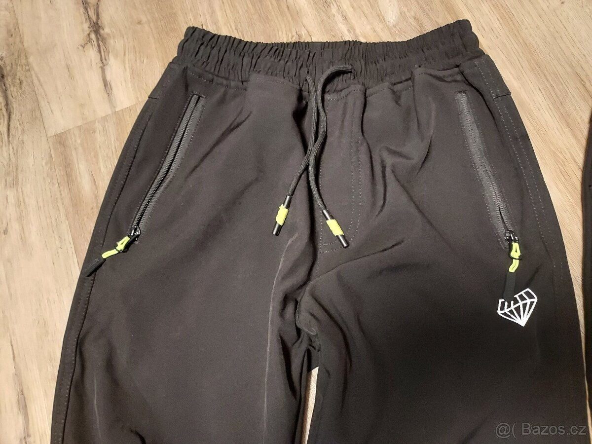 Zateplené softshellové kalhoty vel. 152 - 3