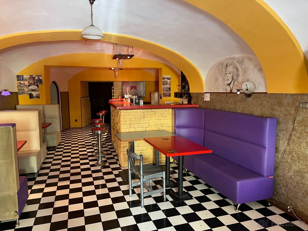 Pronájem restaurace v Hostinném - 3
