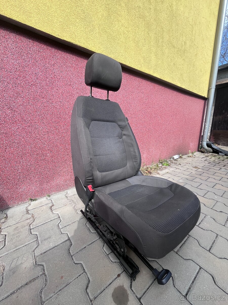 Interiér, Sedačky PASSAT B7 - 3
