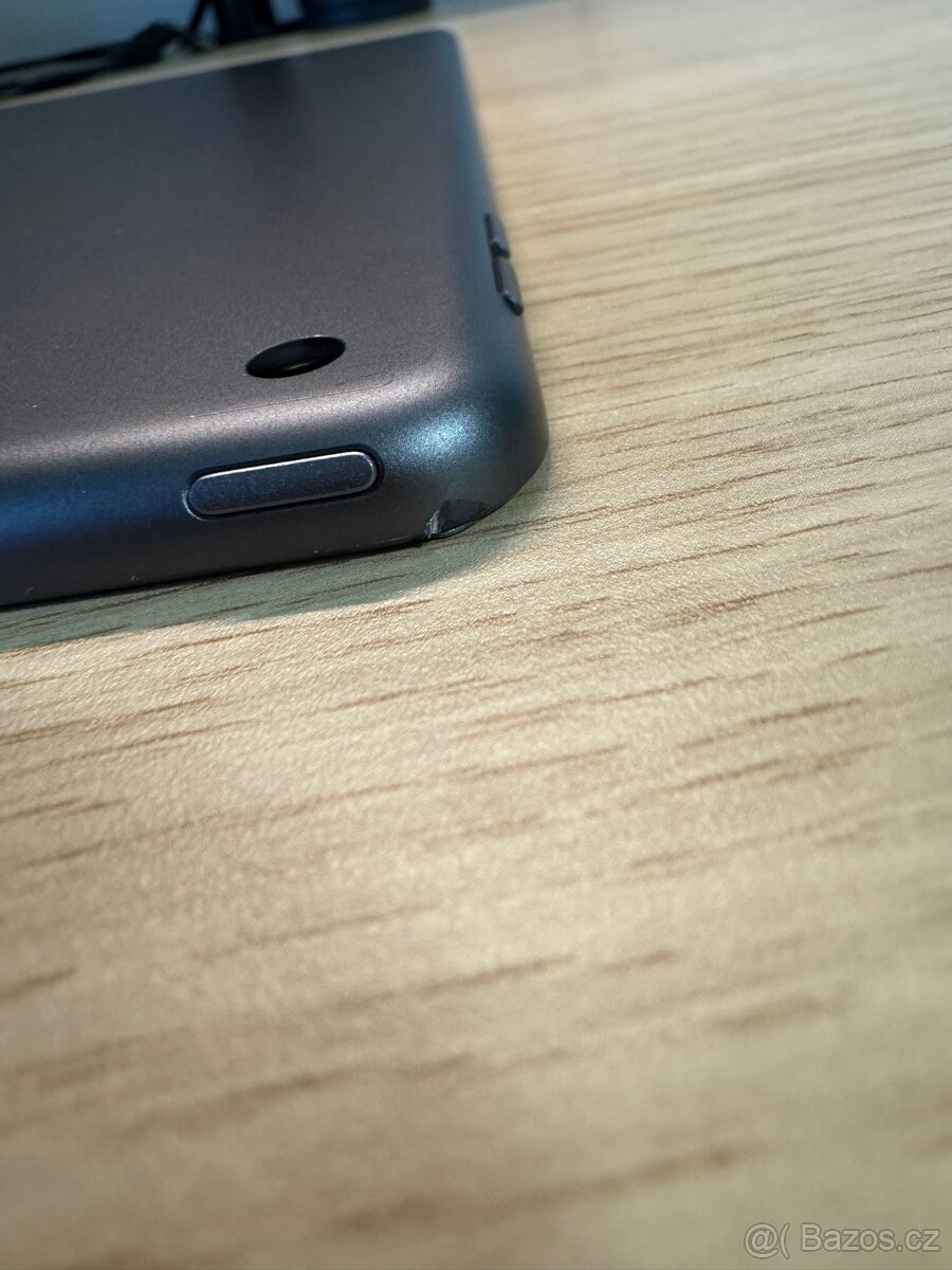 iPad 9. generace 64 GB - 3