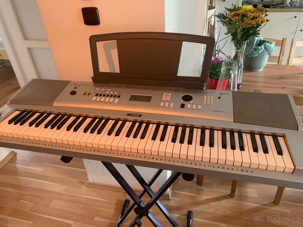 Klávesy Yamaha Portable Grand DGX-230 - 3