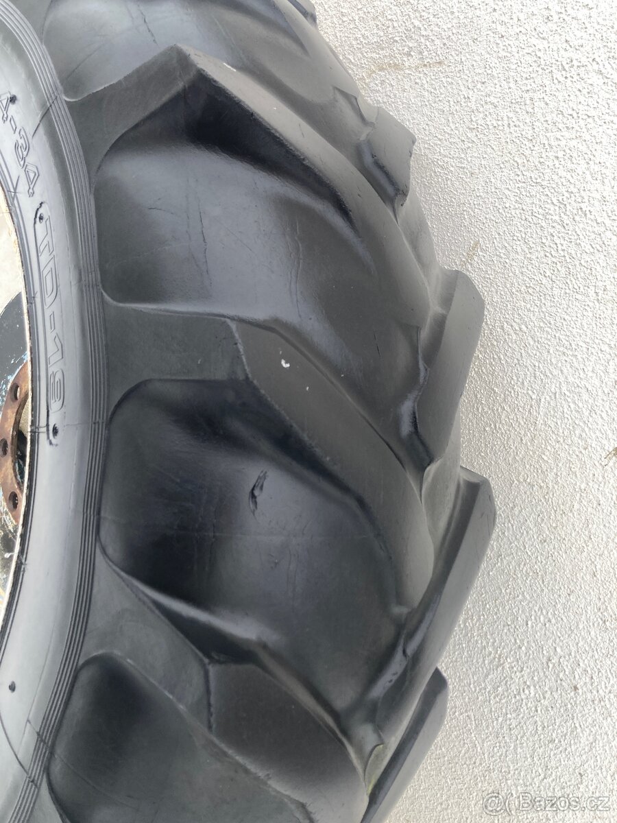 Zadní kolo krystal 18,4-34 - 3