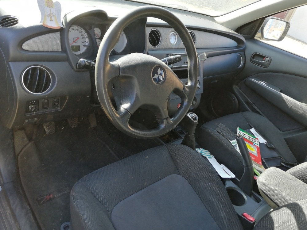 Mitsubishi Outlander - 3