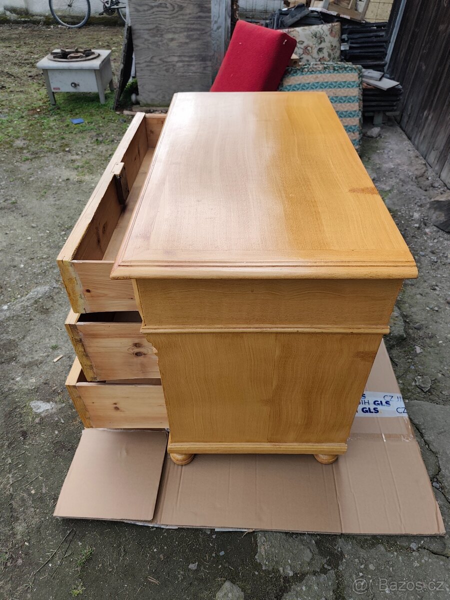 STARÁ KOMODA. - 3