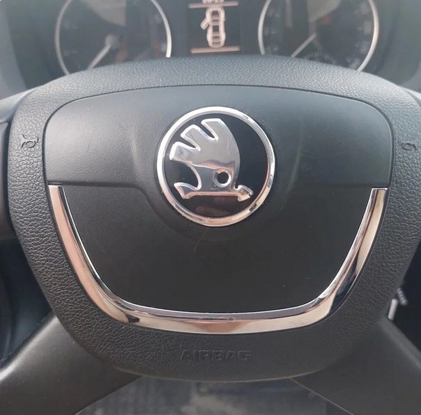 ŠKODA LOGO do volantu 43mm CHROM / 46mm FAREBNE. - 3