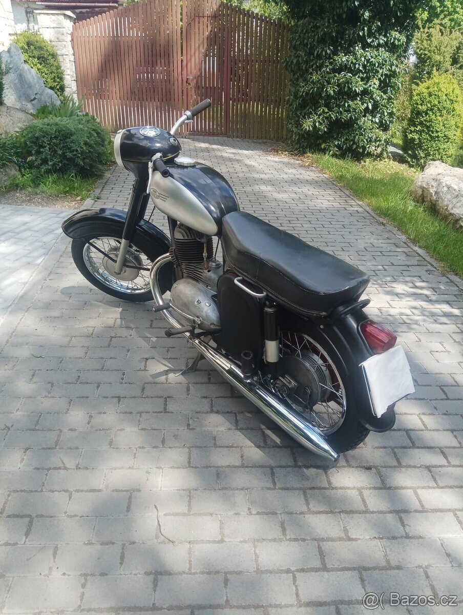 Jawa 250 kývačka - 3