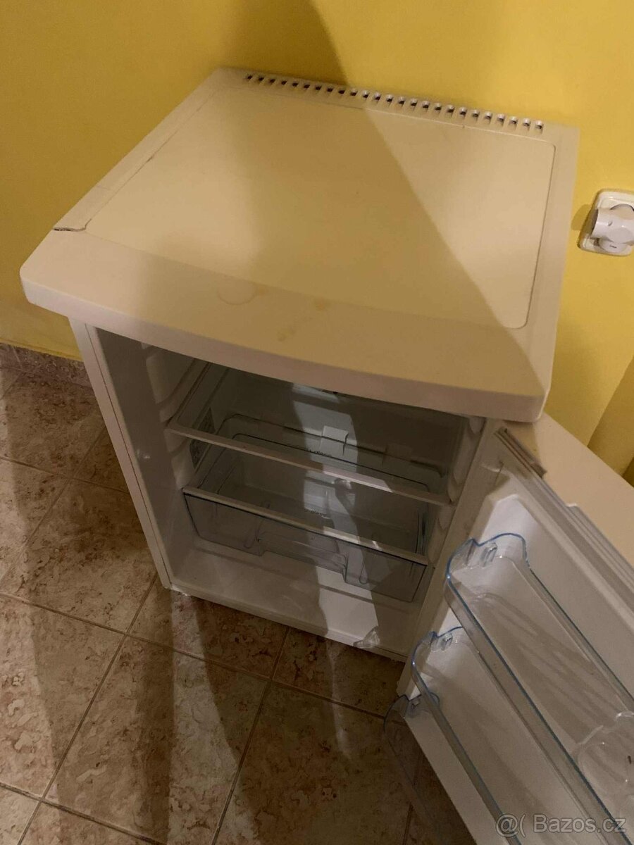 Malá lednice Amica 85 cm – funkční, starší, Olomouc - 3