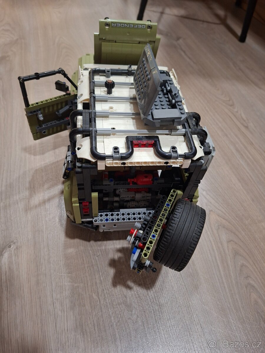 Lego Technic Range Rover - 3