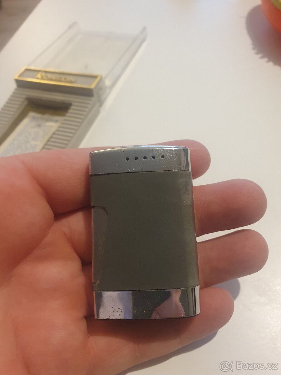 Krásný zapalovač Ronson - 3