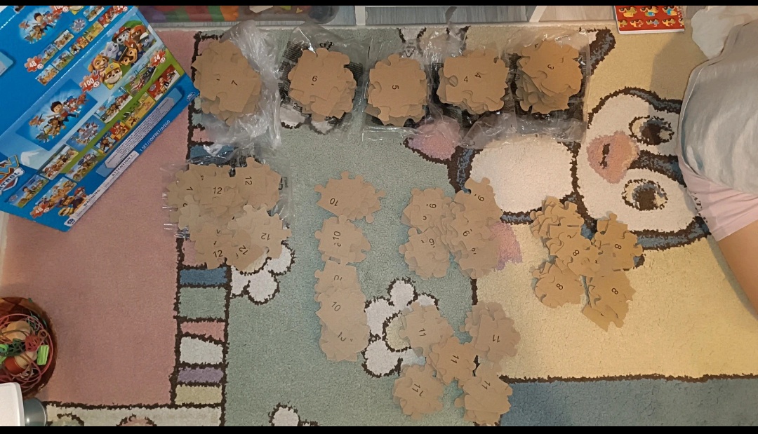 Velký set puzzlí 12 obrázků Paw Patrol - 3