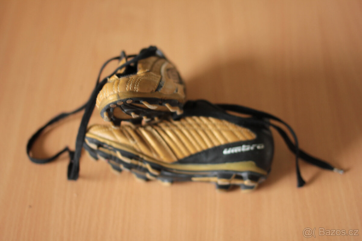 Pěkné dětské fotbalové kopačky UMBRO vel. 33.5 - 3