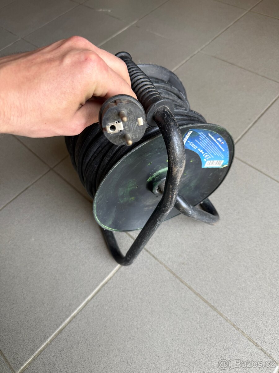 Prodlužovací kabel na bubnu 25m - 3