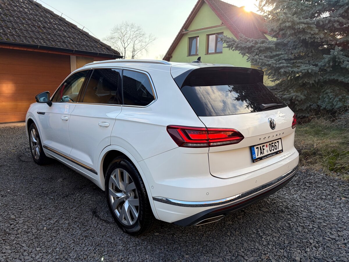 VW Touareg 3.0TDI V6 210kw ČR Elegance - 3