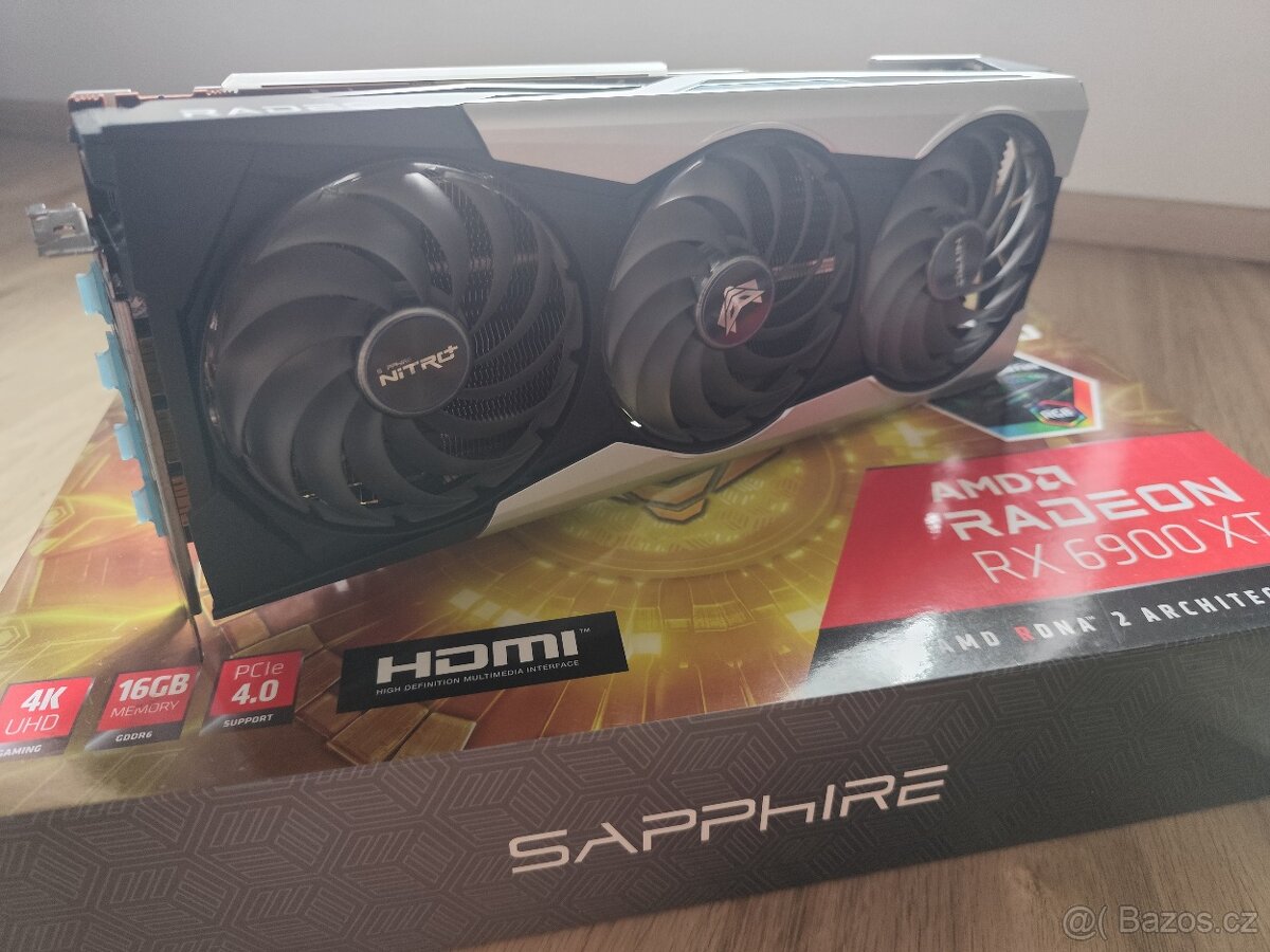 Sapphire Red AMD Radeon RX 6900 XT SE - 3