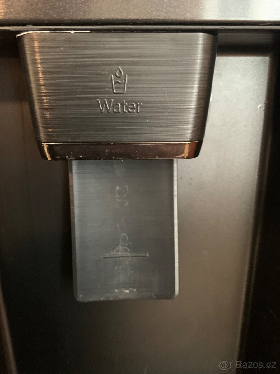 Americká lednice HISENSE - 3