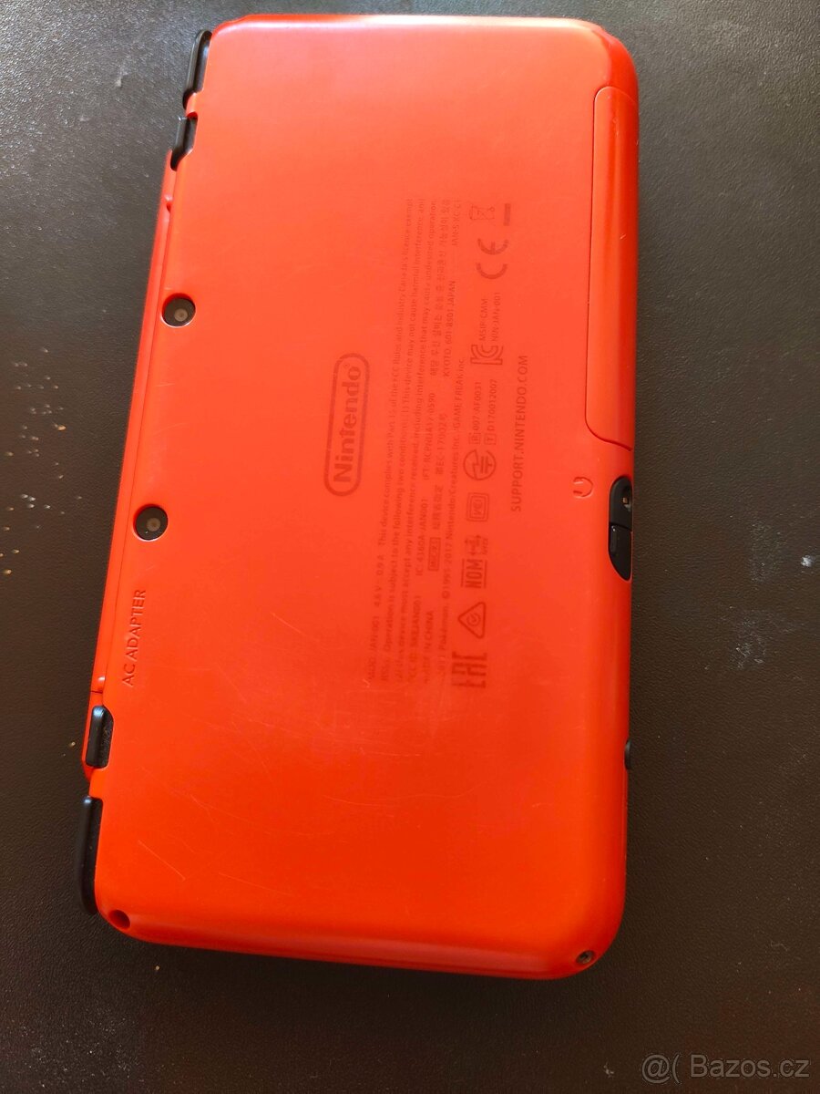 New Nintendo 2DS XL - Pokéball Edition - 3