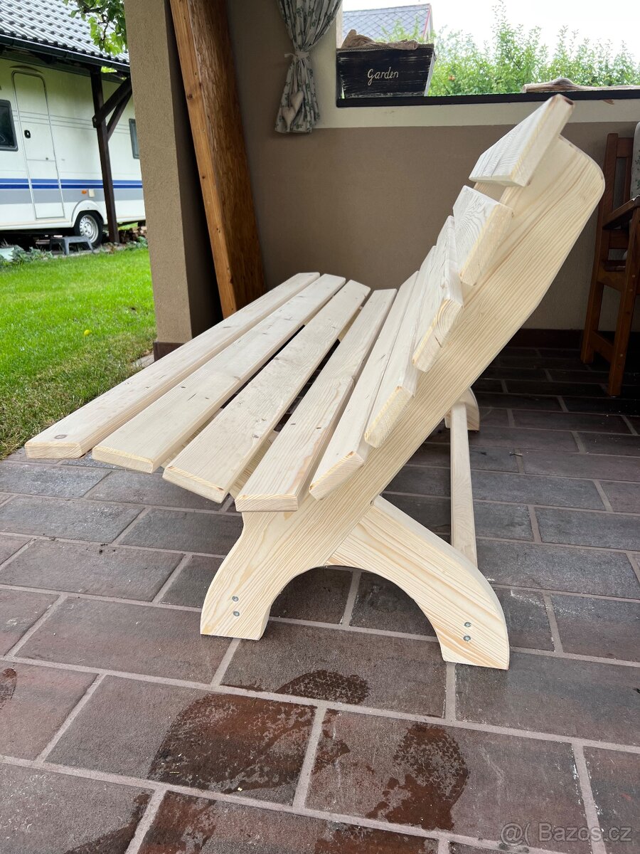 Lavice z masivu - 3