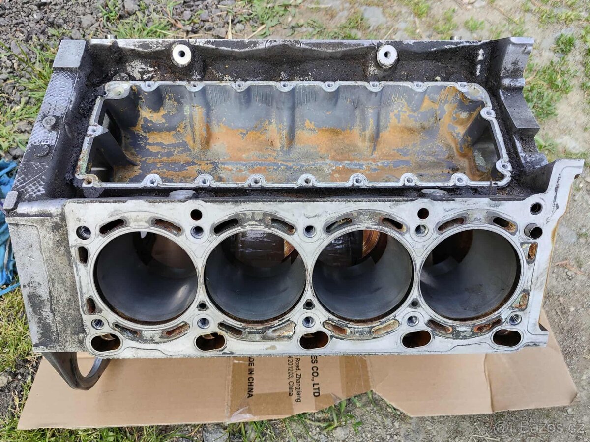 Motor BMW – V8 4.0 l - 3