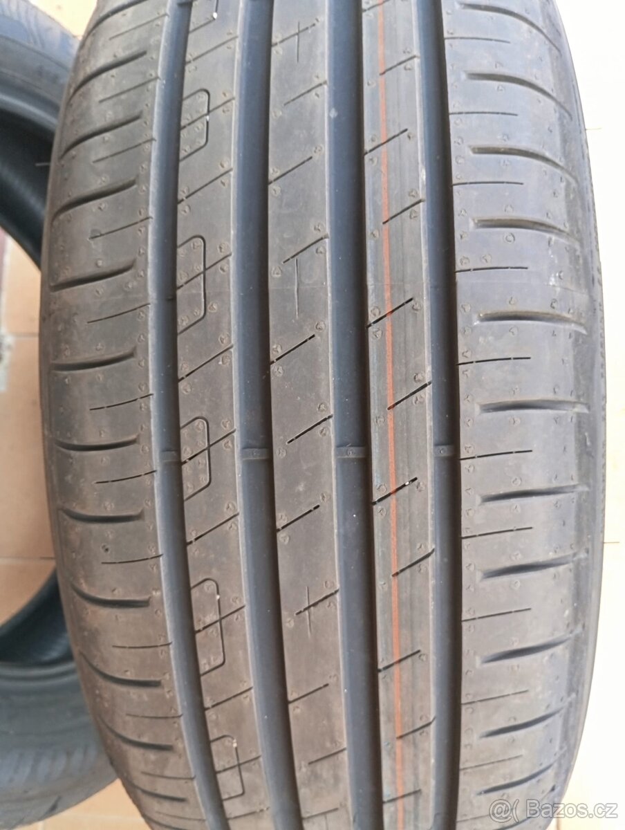 Goodyear EfficientGrip 225/55 R17 - 3