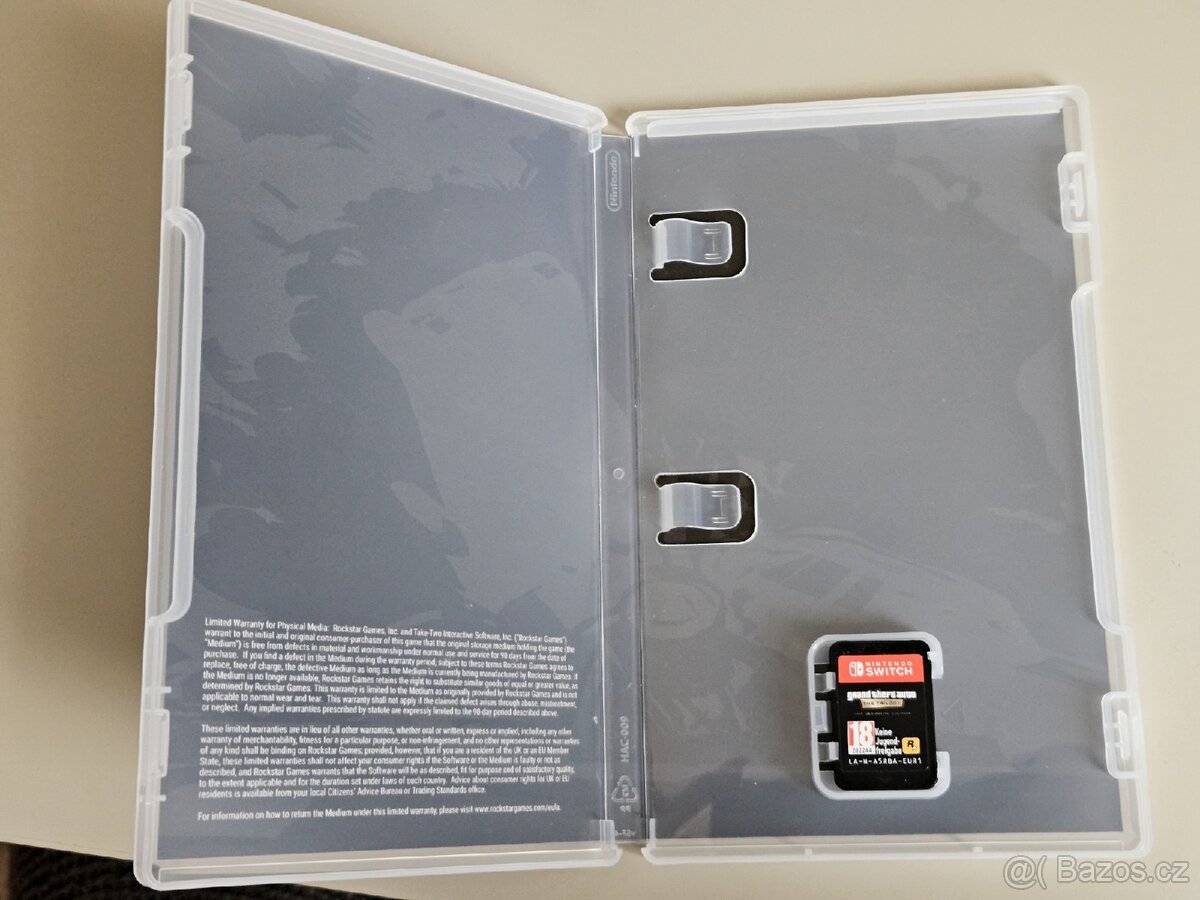 Grand Theft Auto: The Trilogy (Switch) - 3