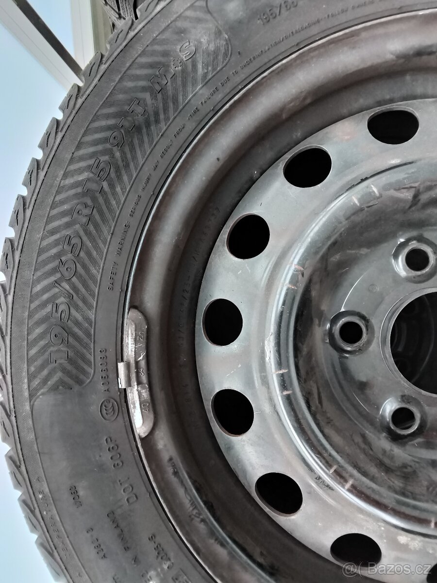 Nokian 195/65/15 M+S včetně disku - 3