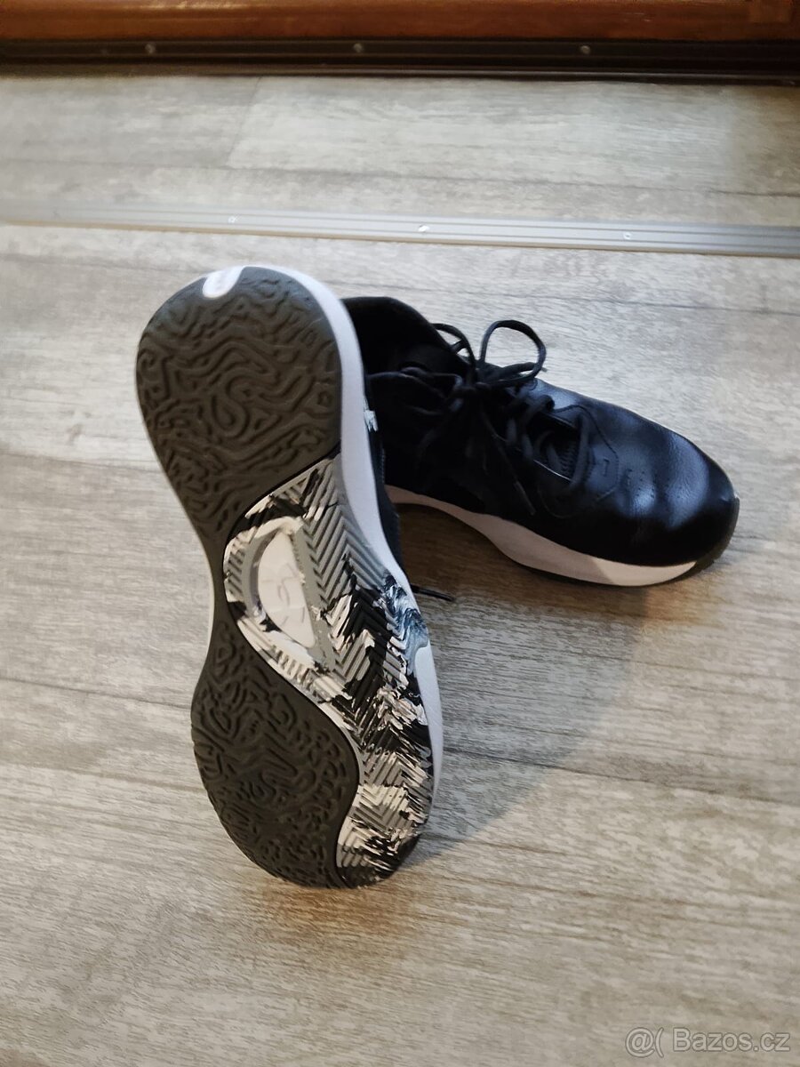 Sálová obuv zn. Under Armour - 3