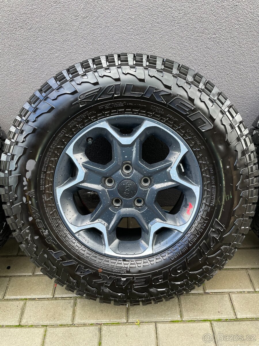 Kola JEEP Wrangler,Gladiator R17