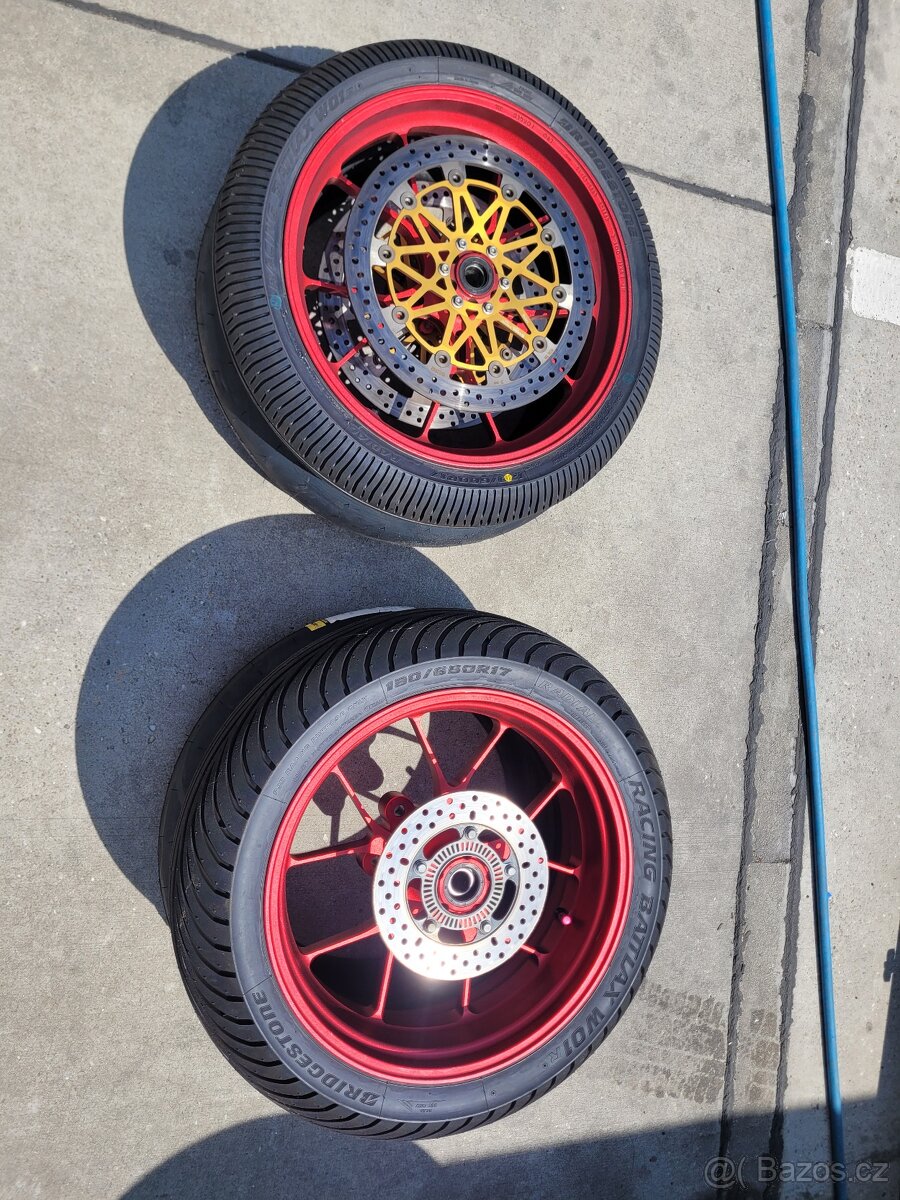 Predám kola na Aprilia RSV4 - 3