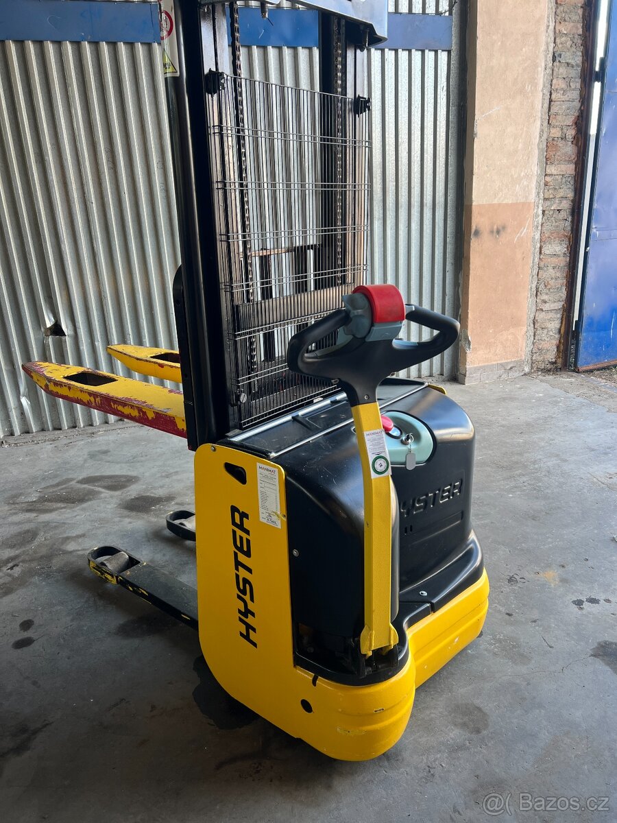 ELEKTRICKÝ RUČNĚ VEDENÝ VYSOKOZDVIŽNÝ VOZÍK HYSTER - 3