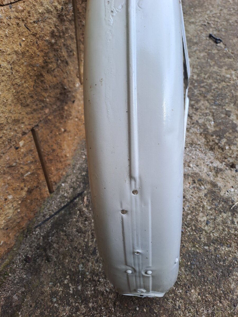 Prodám přední a zadní blatník na čz 150,125 - 3