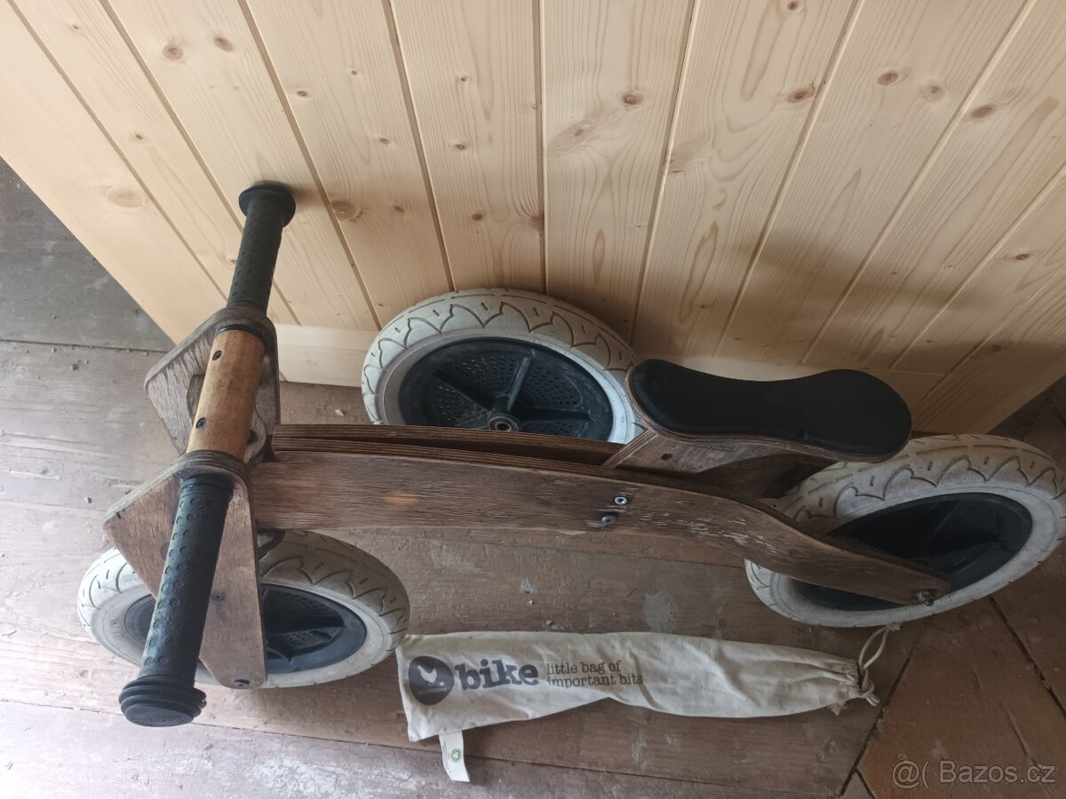 Rostoucí dřevěné odrážedlo 3v1 značky Wishbone - 3