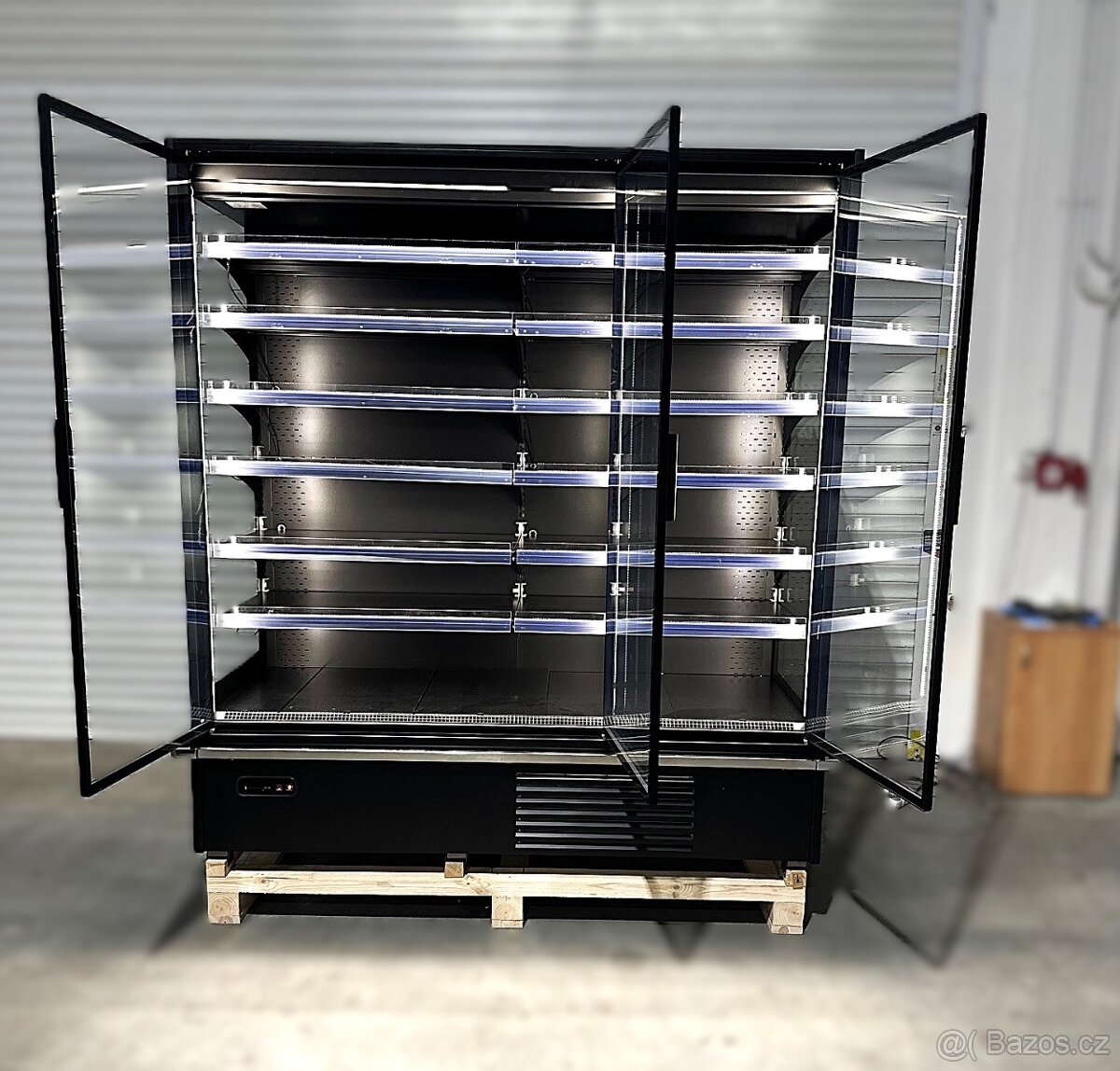 Přístěnná vitrína IM 2m - 3