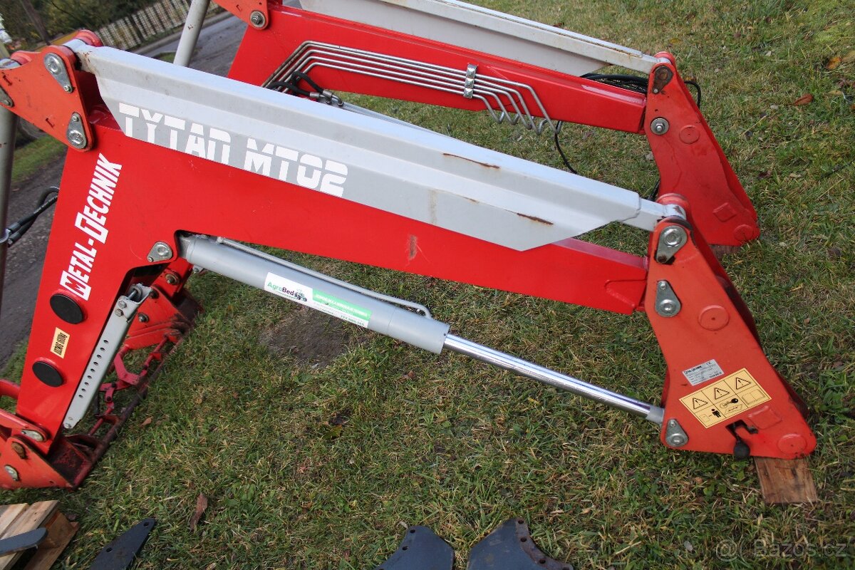 Čelní nakladač Metal technik tytan mt 02 výborný stav - 3