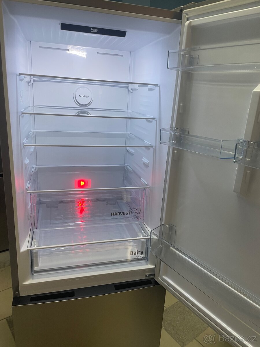 Zánovní lednice Beko B5RCNE565HXP - 3
