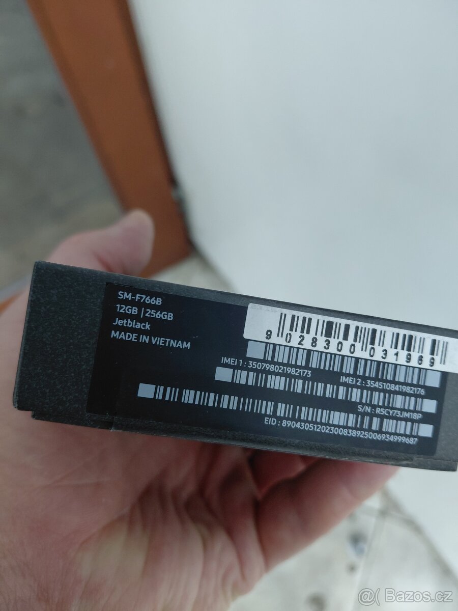 Samsung Galaxy Z Flip 7 5G - 3