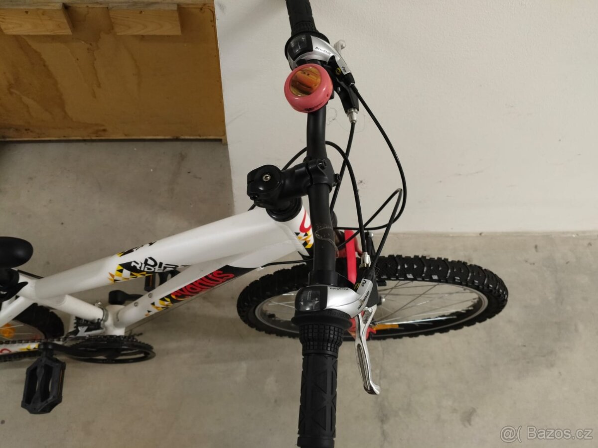 Prodám dětské kolo ve velmi dobrém stavu plus dárek - 3