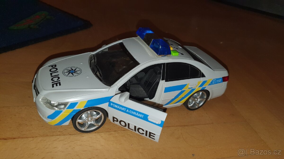 Policejní auto a vrtulník - 3