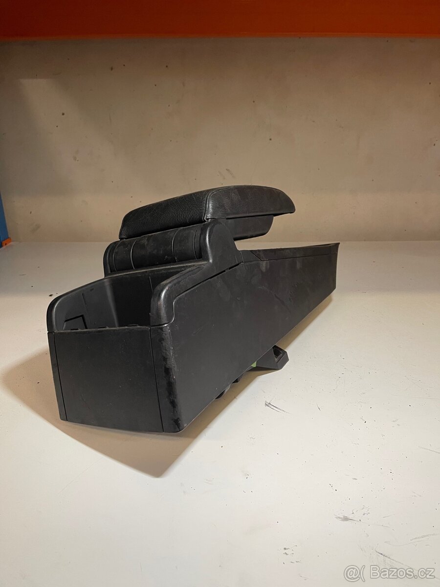 E46 středový tunel s loketkou černá - 3