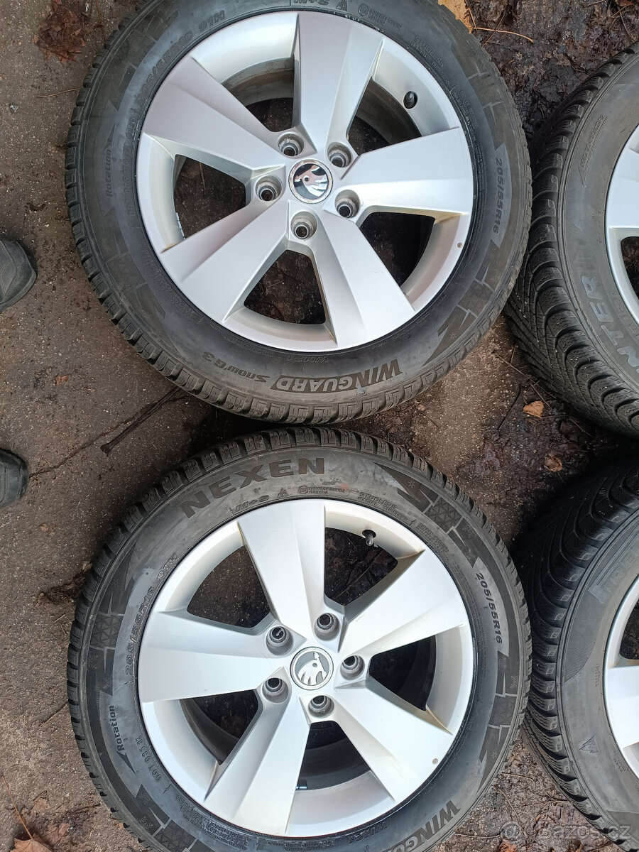 Škoda Octavia III - alu 6x16 et48 + zimní 205/55/16 - 3