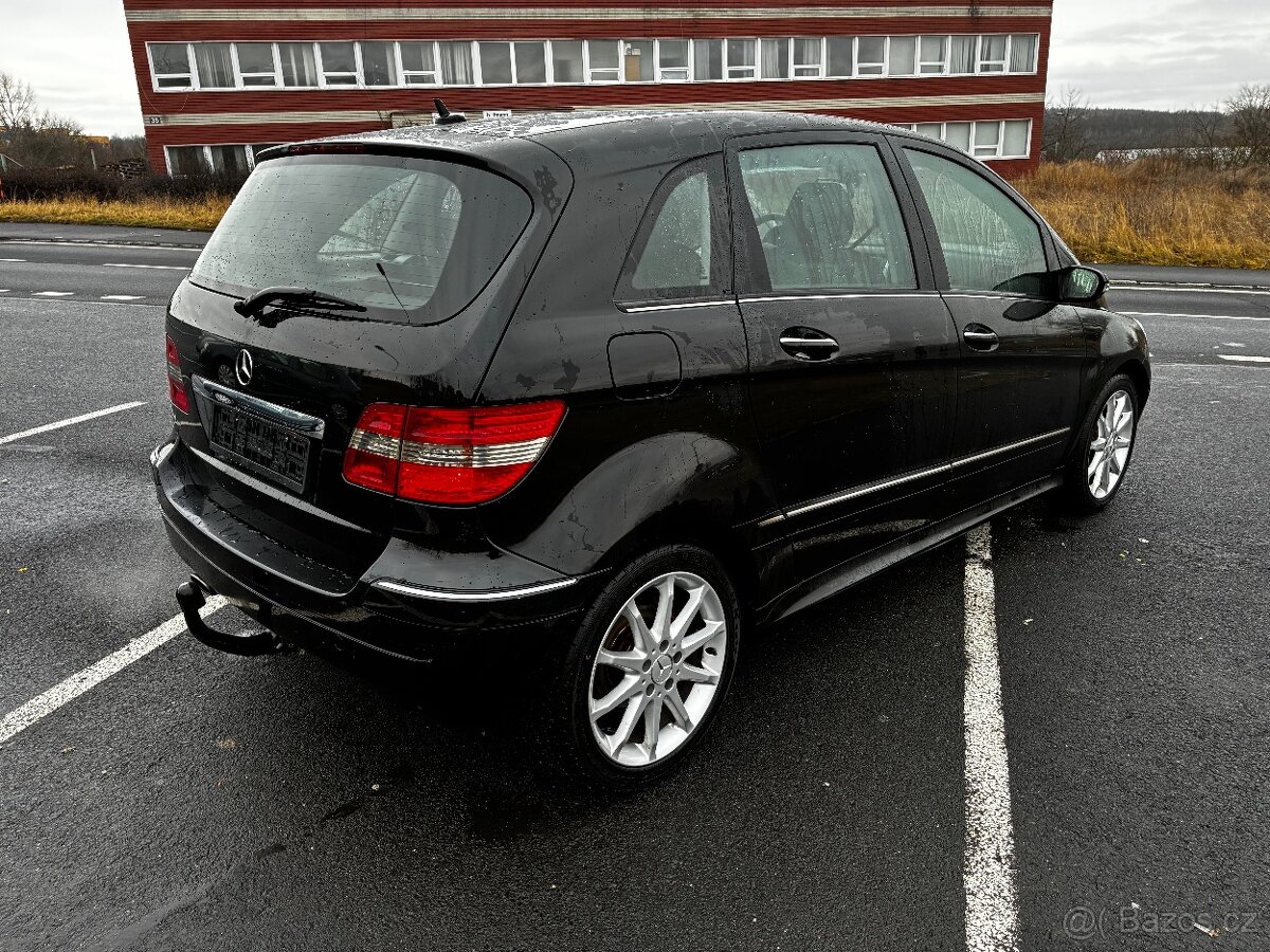Mercedes Benz B150 - 3