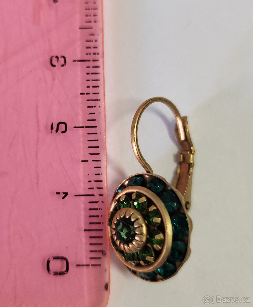 Nové náušnice se zelenými kamínky - 3