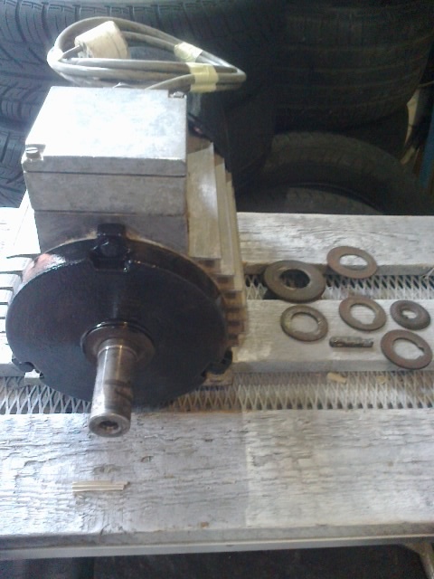 elektromotor 230V MEZ MOHELNICE - 3