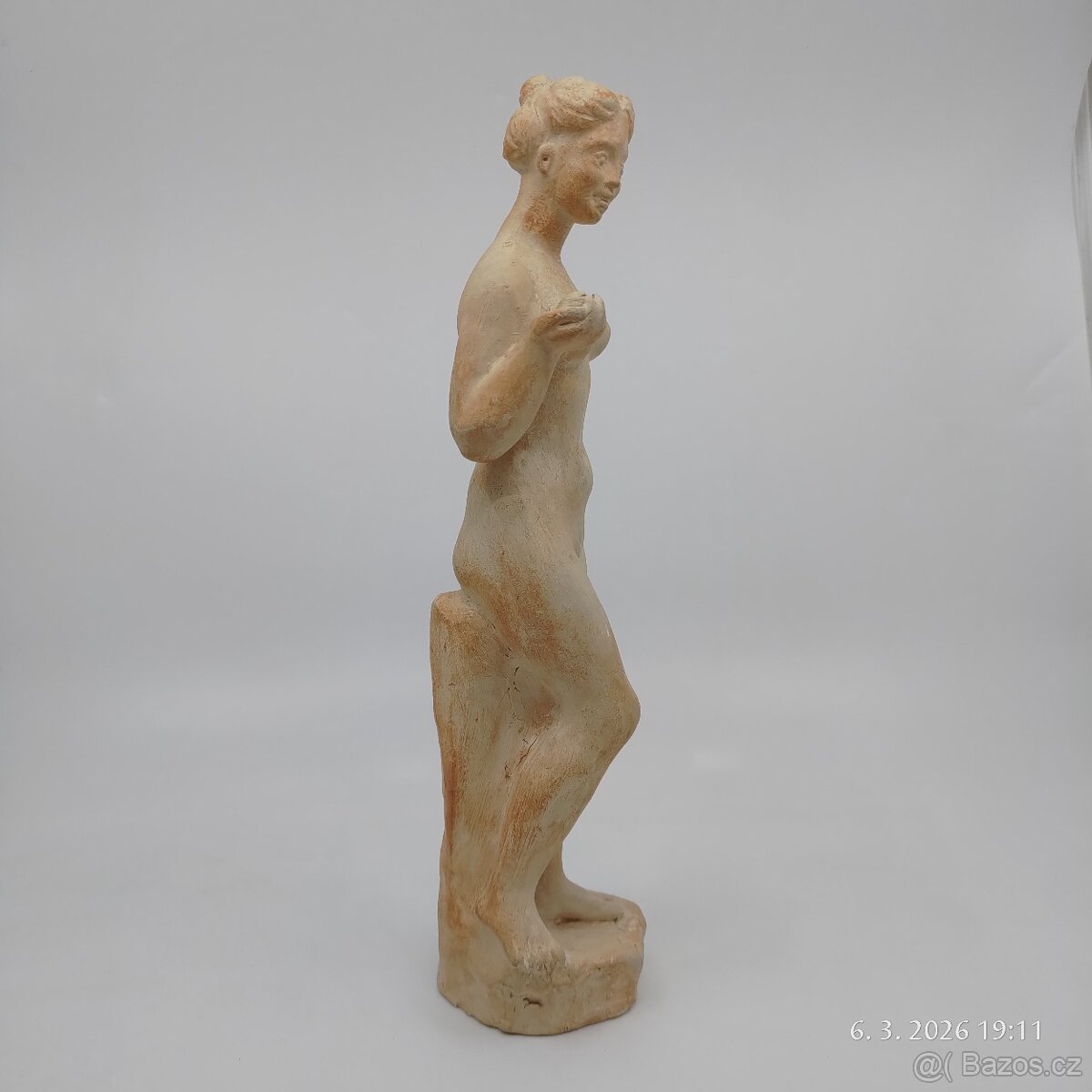 Socha ženského aktu - 3