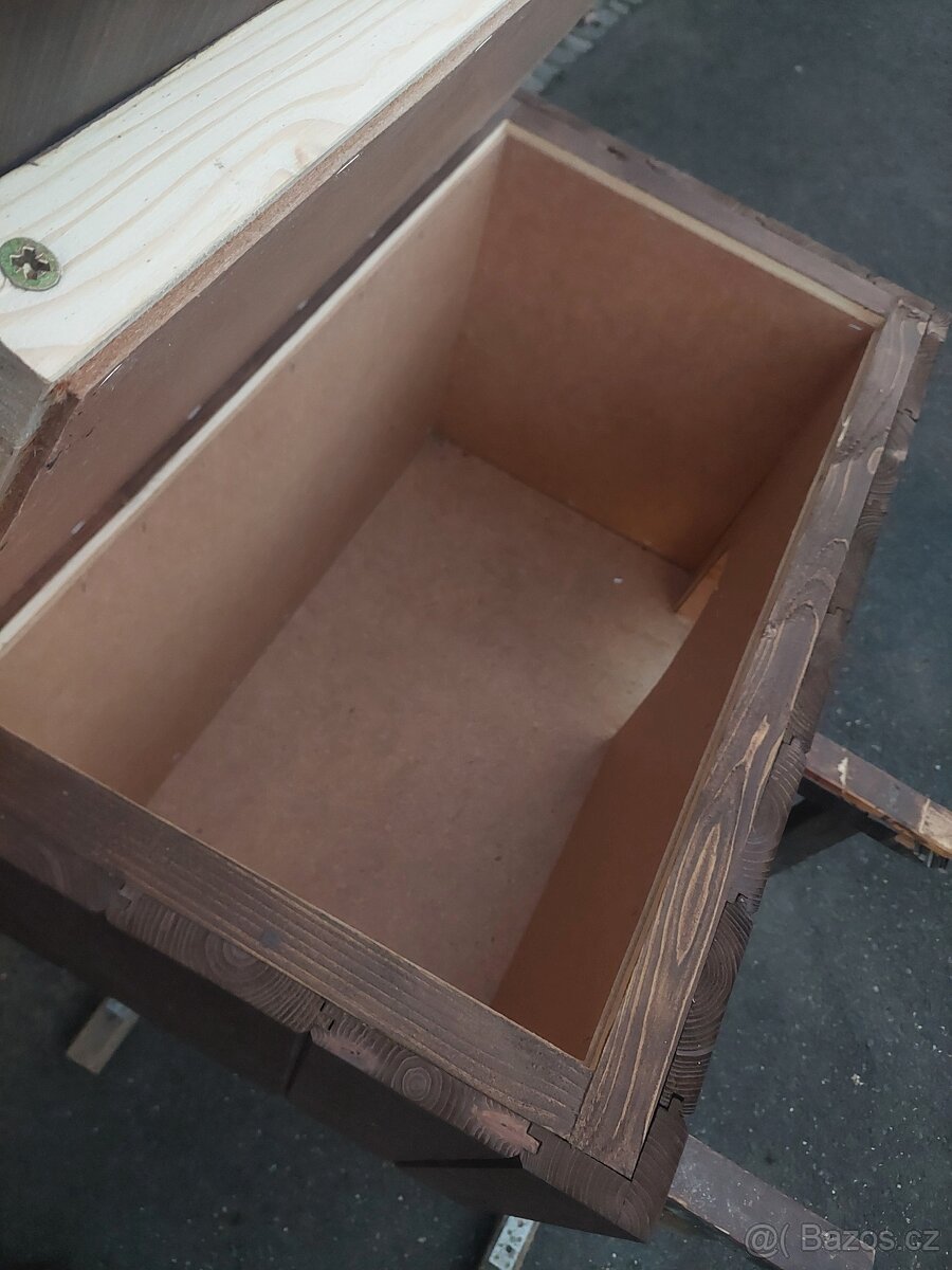 Prodám zateplenou psí boudu - 3