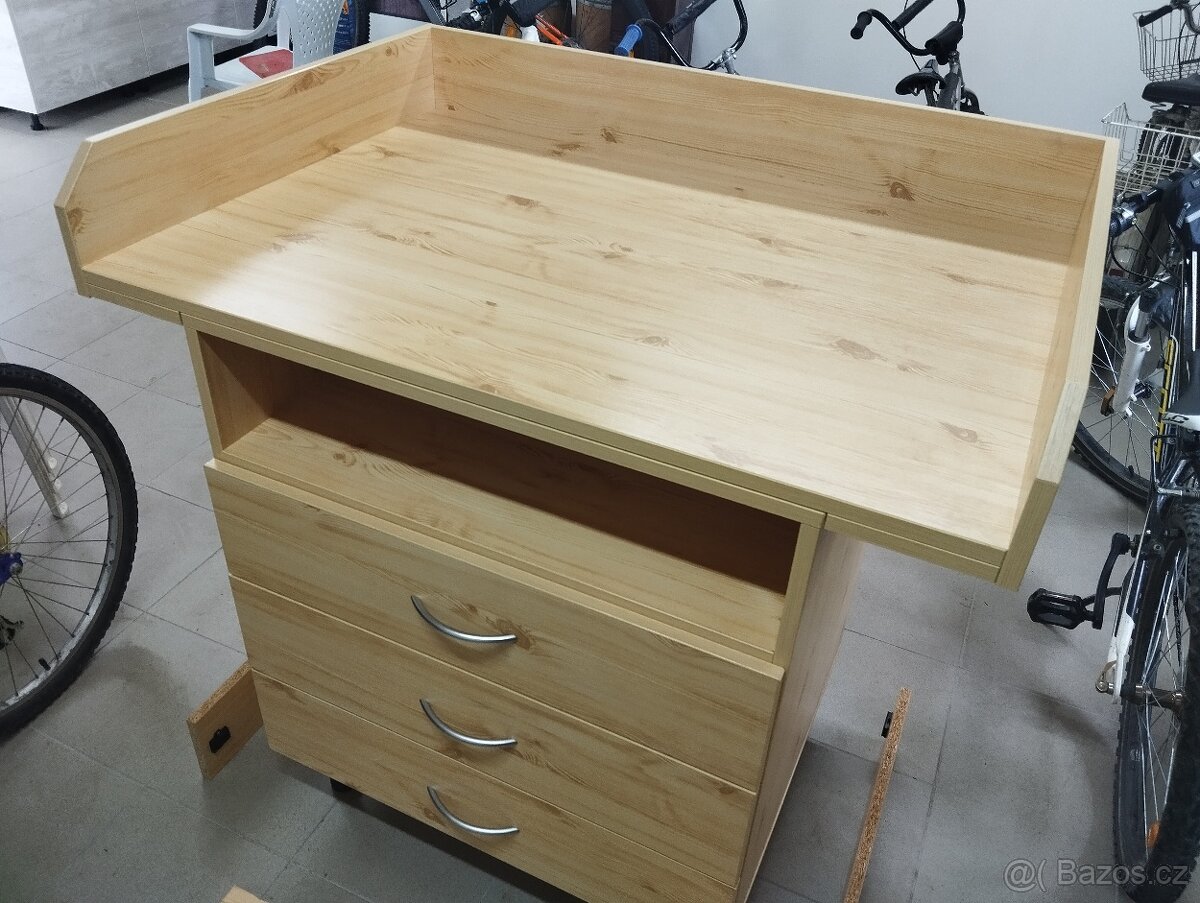 Přebalovací pult s komodou - 3