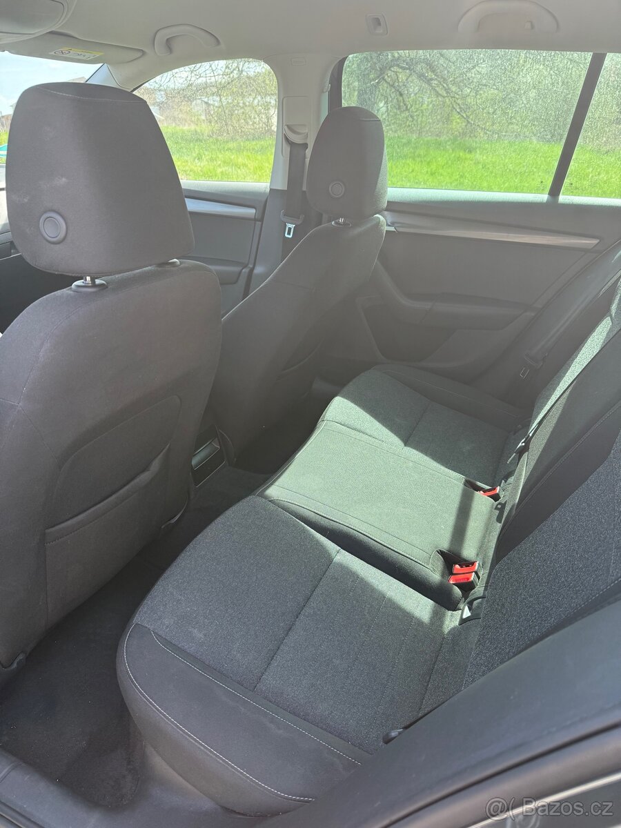 Sedačky Škoda Octavia 3 Interiér - 3