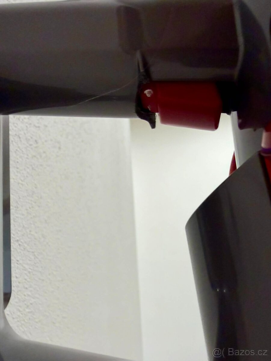 Dyson V10 Motorhead - 3