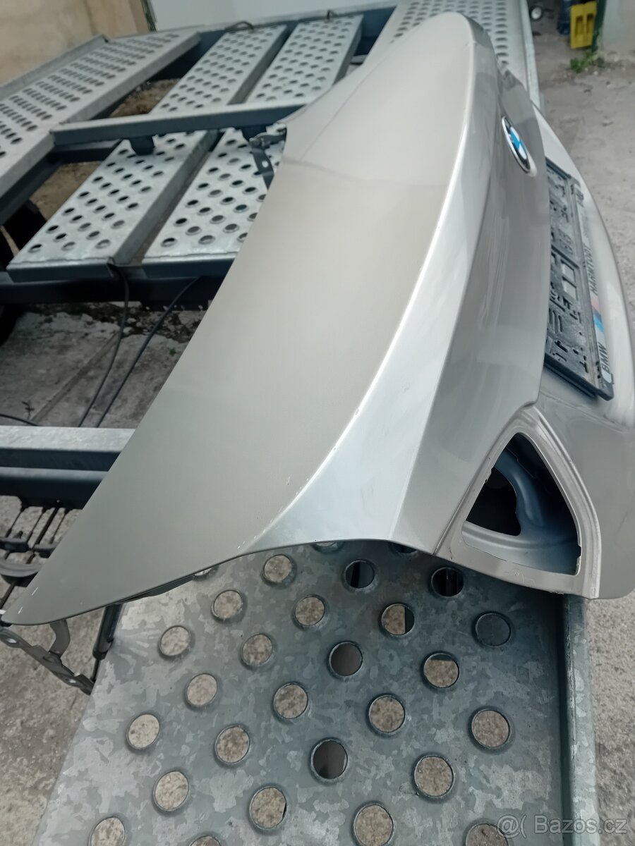 Víko kufru BMW e90 r.v 2008 kod barvy A53 - 3