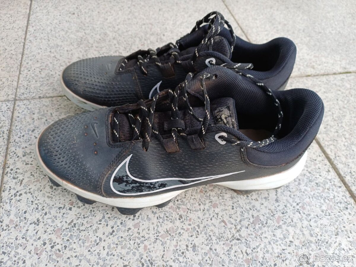 Spiky Nike vel.42,5 - 3