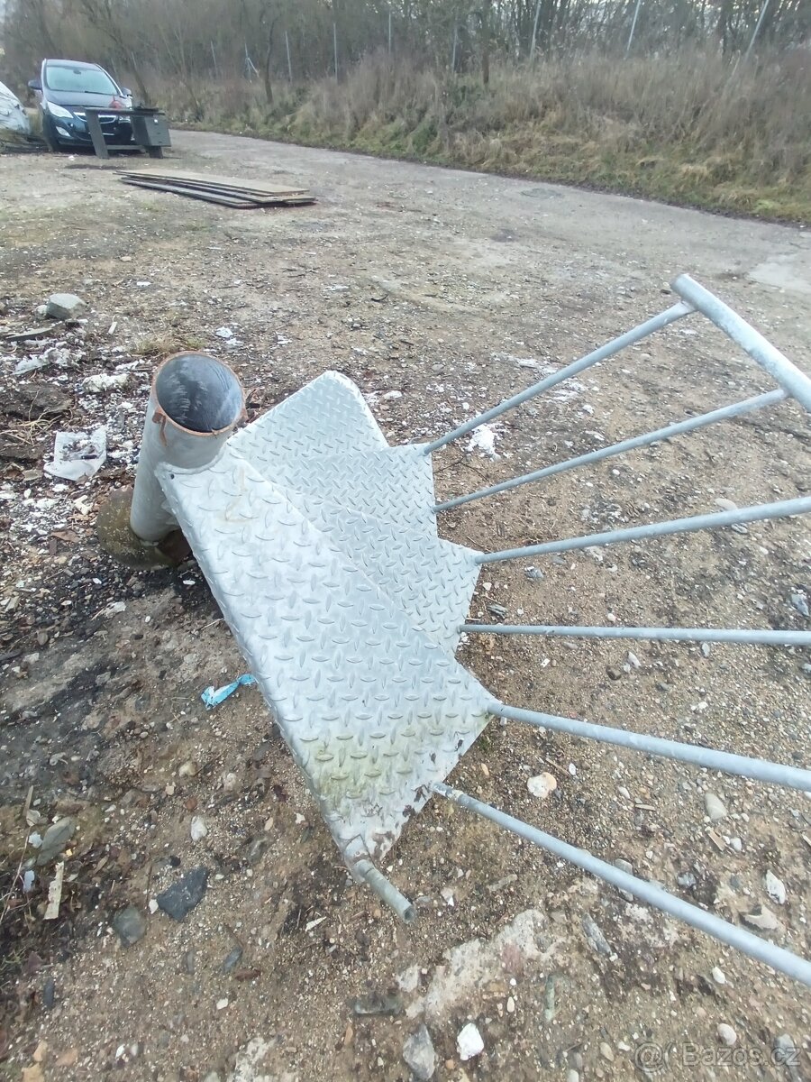 točité schodiště kovové - 3